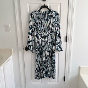 Scoop Elegant Blue and White Patterned Abstract Midi Dress